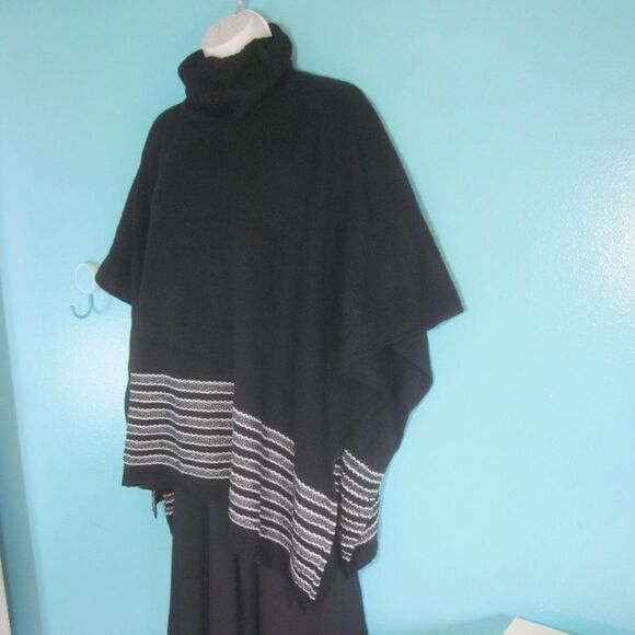 Michael Kors Black Knit Pullover Textured Metallic Stripe Poncho -One Size - Picture 4 of 12